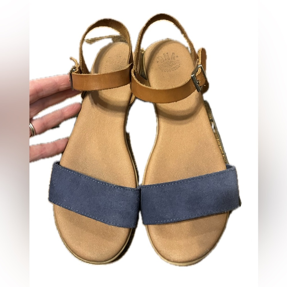 DNA Rockaway Sandals. Size 7
